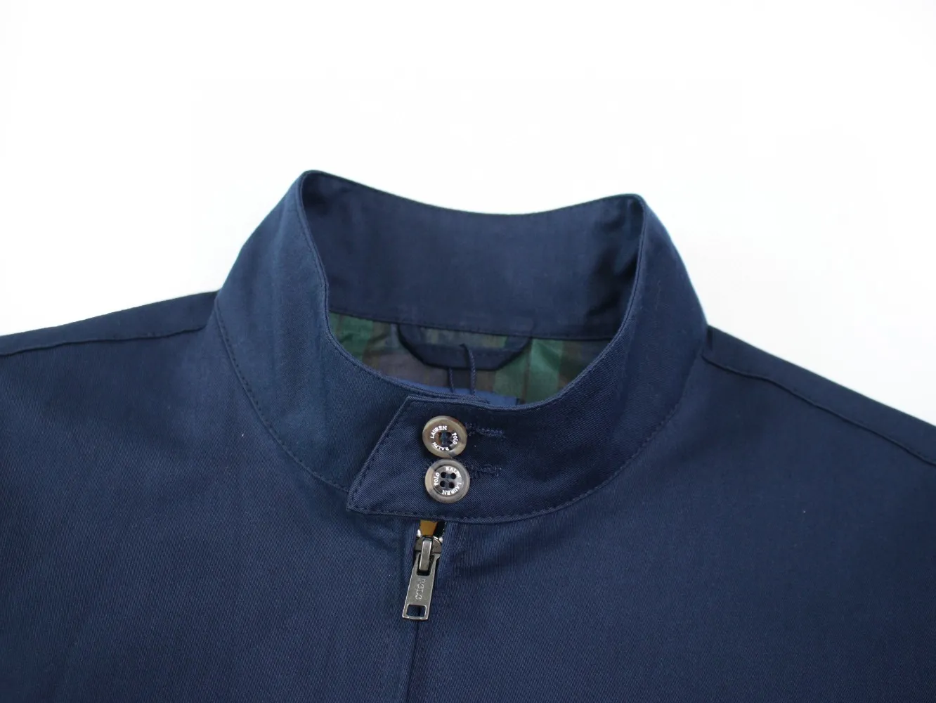 🅿️350 Ralph Lauren's new 2024 classic old money style stand collar executive zipper jacket 1️⃣Selected from high-quality original developed pure cotton fabrics, with customized plaid lining inside, the overall wear effect is very soft and comfortable, 2️⃣The workmanship details are perfectly controlled, the chest is exquisitely embroidered with small logos, and the dropped shoulders are made of unique splicing technology to highlight your personality! The version is simple but not simple! 3️⃣ Complete with tag accessories, unisex design, and a very versatile jacket for men and women! Color: black, navy, khaki, green Size: S, M, L, XL